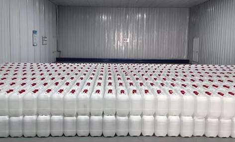 what are the hazards associated with using glacial acetic acid